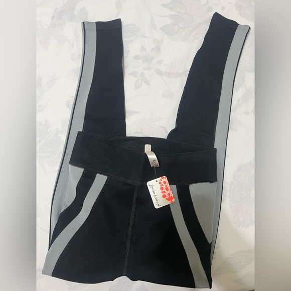 FREE PEOPLE FREE KICK LEGGINGS - Picture 10 of 11